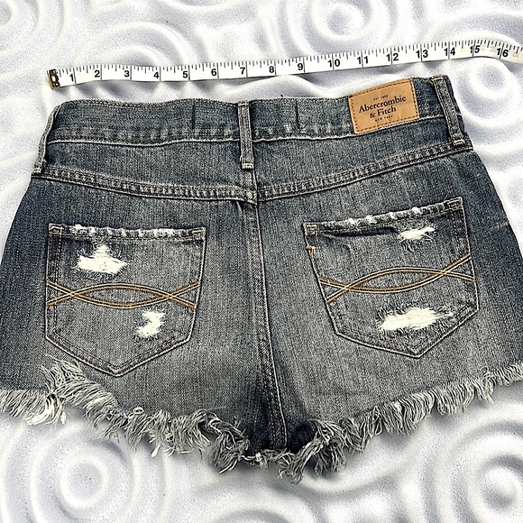 Abercrombie & Fitch Jeans short, like new used couple times - Picture 7 of 8